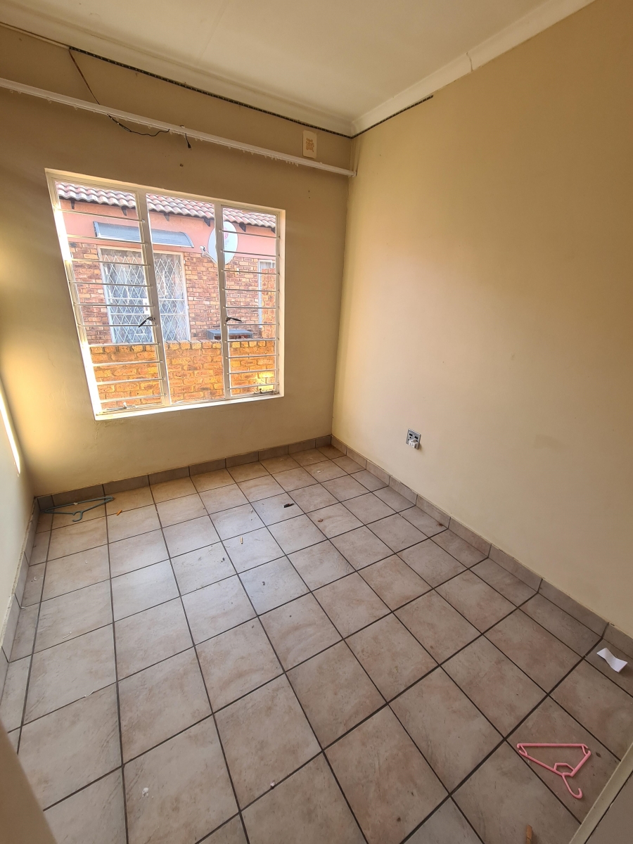 2 Bedroom Property for Sale in Vaalpark Free State